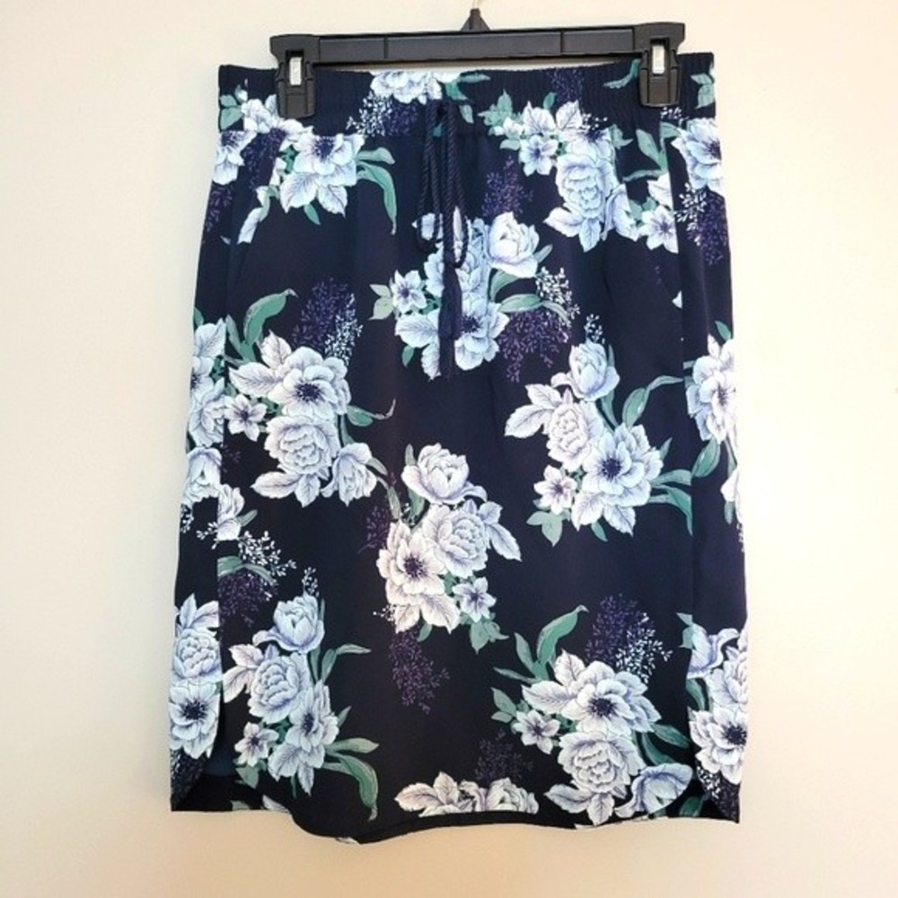 Loft Floral Navy and White Knee Length Skirt with Side Slit Size Small